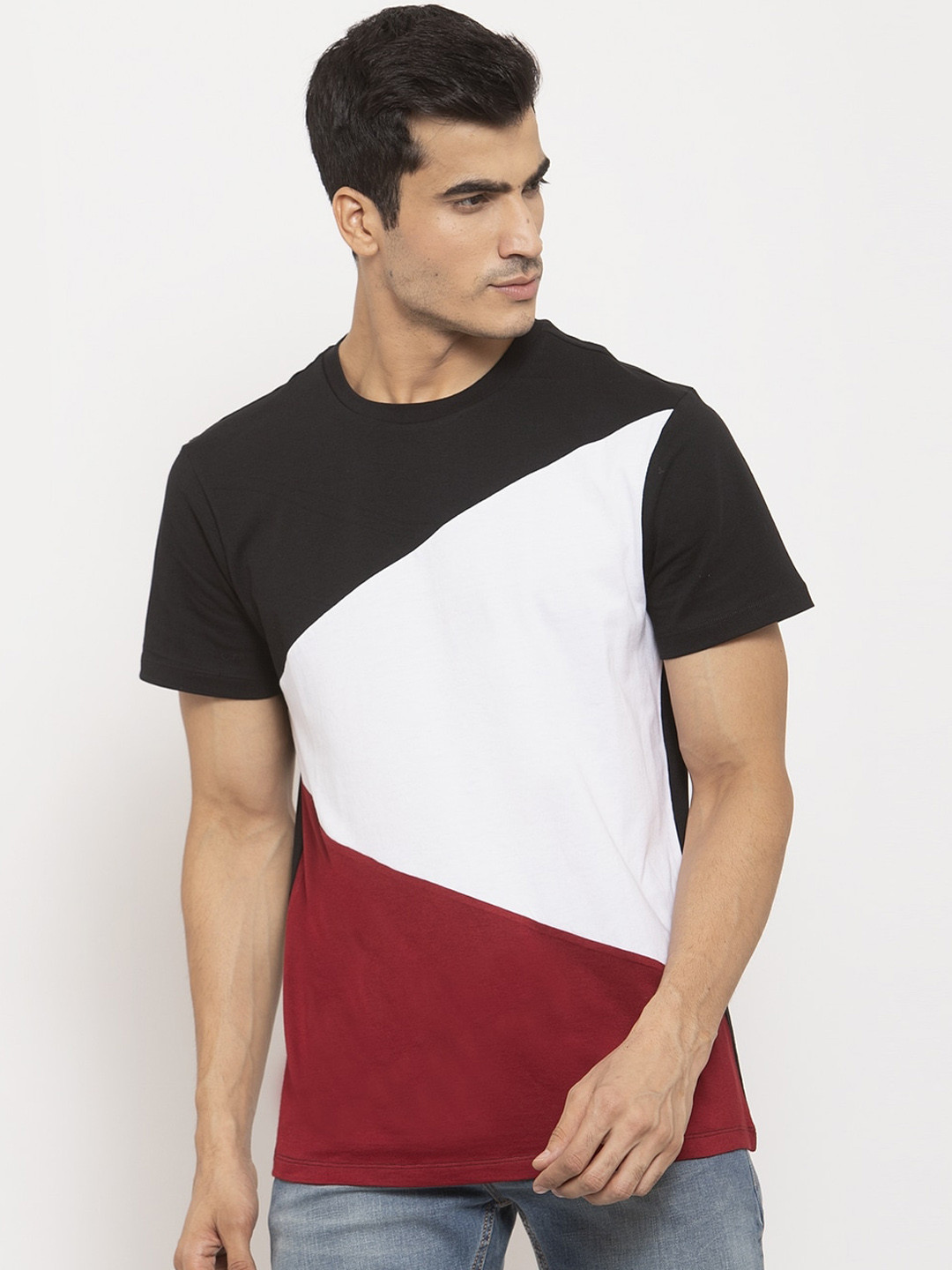 DOOR74 Men White & Black Colourblocked Round Neck T-shirt