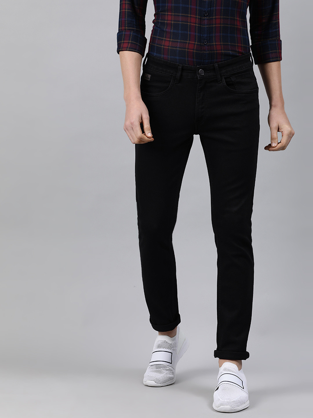 WROGN Men Black Slim Fit Mid-Rise Clean Look Stretchable Jeans