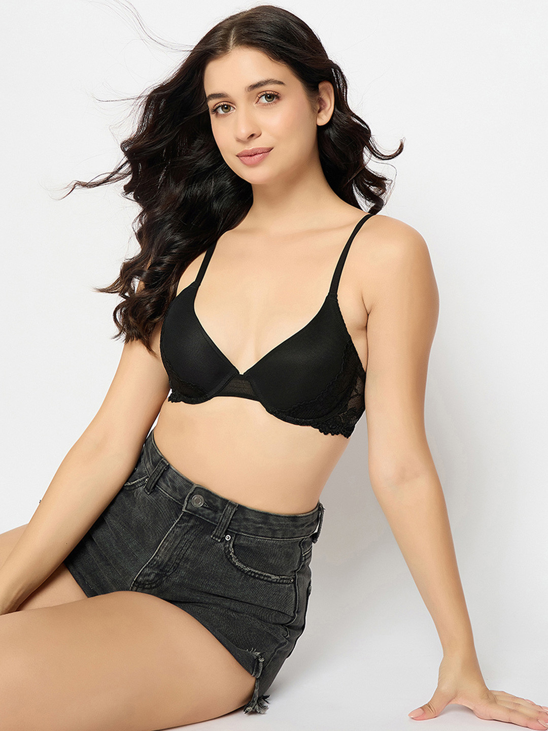 Clovia Black Solid Underwired Heavily Padded Push-Up Bra BR1692R1332B