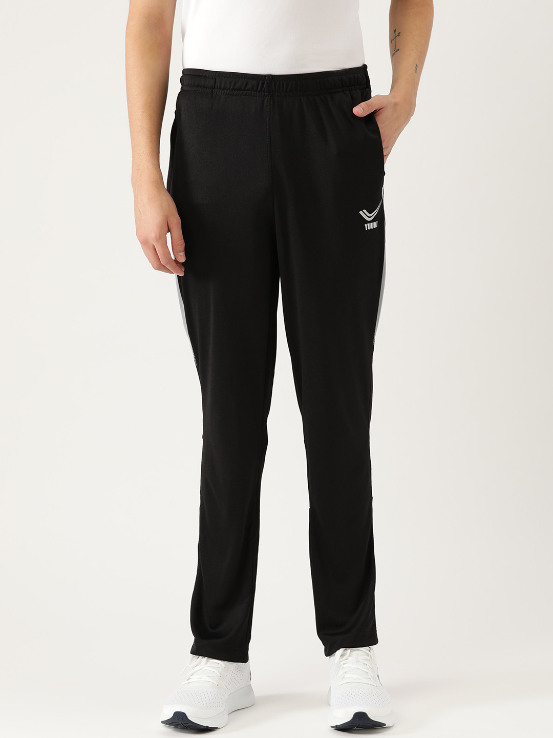 Yuuki Men Black Solid Track Pants