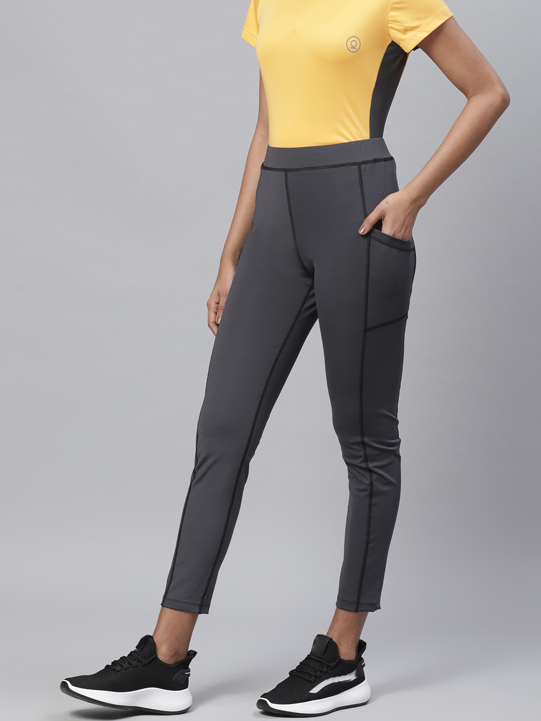 CHKOKKO Women Charcoal Grey Cropped Yoga Tights