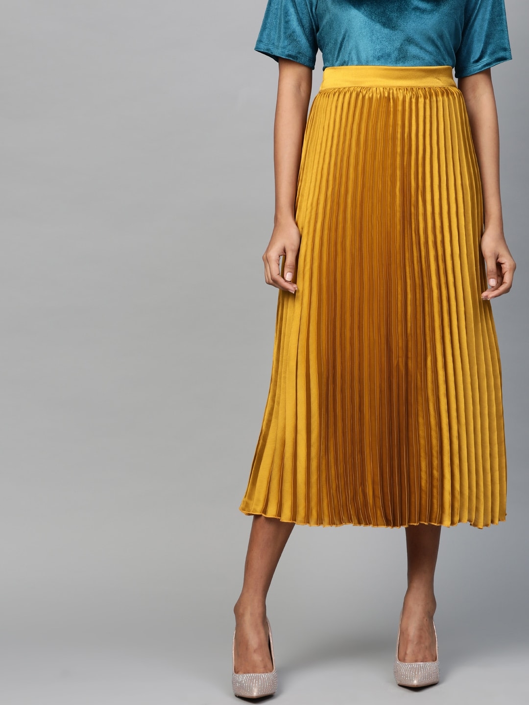 Yellow pleated satin skirt sales