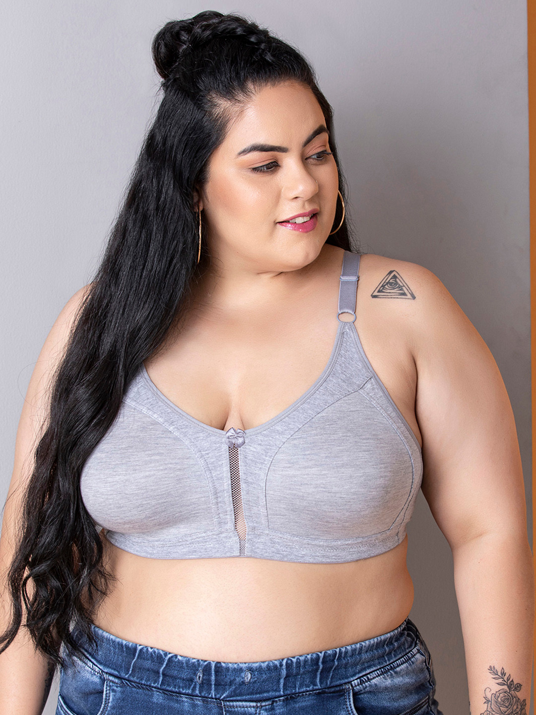 Clovia Grey Solid Non-Wired Non Padded T-shirt Bra BR2077R0532E