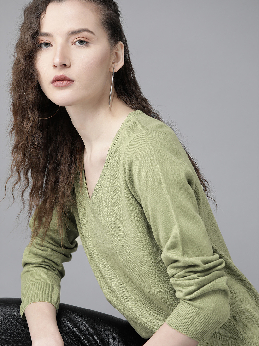 Roadster Women Olive Green Solid Pullover Sweater