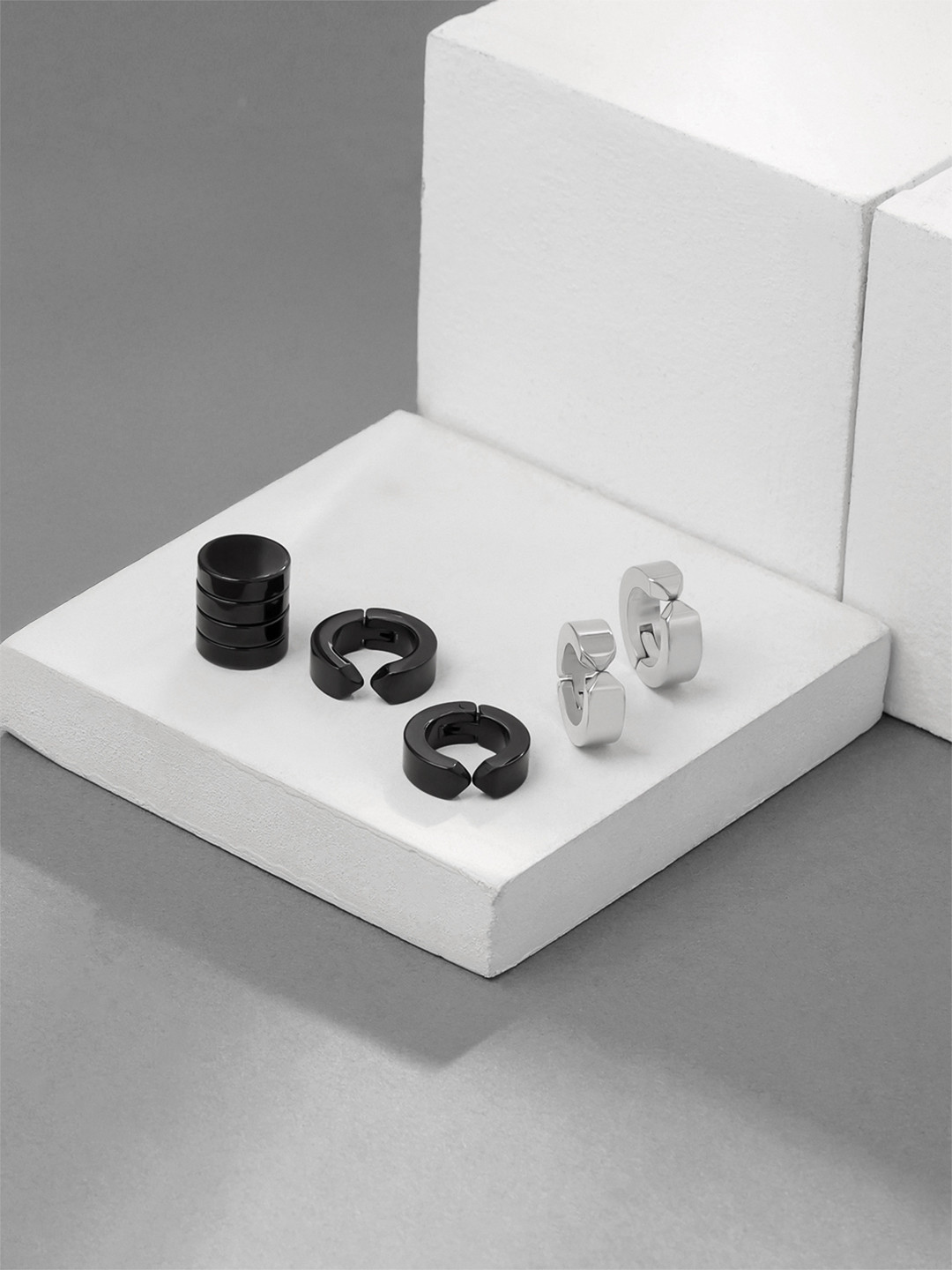 Yellow Chimes Set of 3 Black & Silver-Toned Circular Studs