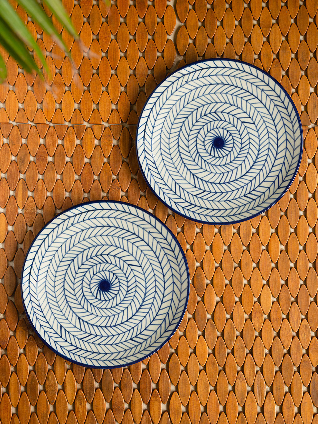 ExclusiveLane Set of 2 White & Blue Indigo Chevron Hand-Painted Ceramic Dinner Plates