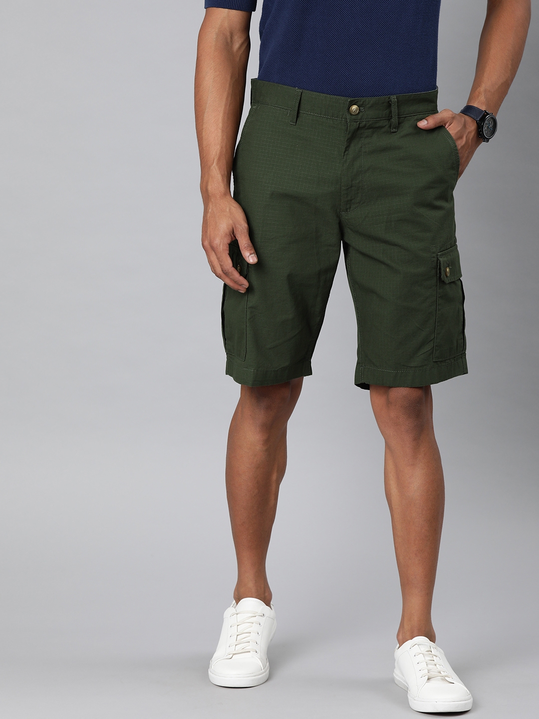 Buy Indian Terrain Men Olive Green Self Design Regular Fit Cargo Shorts Shorts for Men 12664986 Myntra