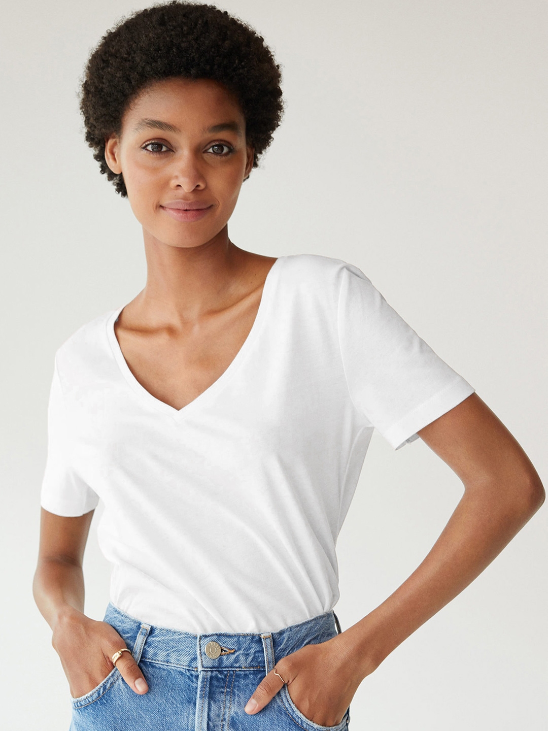 Buy MANGO Women White Solid V Neck T Shirt - Tshirts for Women 12676724