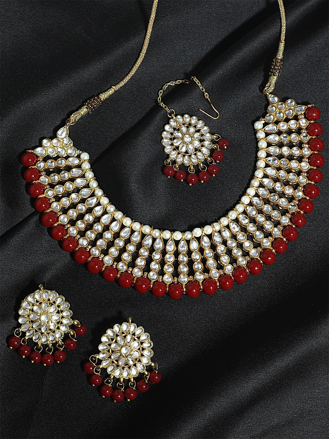 KARATCART Gold-Plated Maroon & Off-White Kundan-Studded & Beaded Handcrafted Jewellery Set