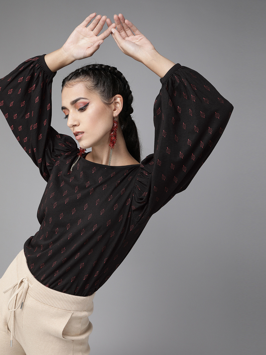 Roadster Women Black & Pink Geometric Printed Balloon Sleeves Top