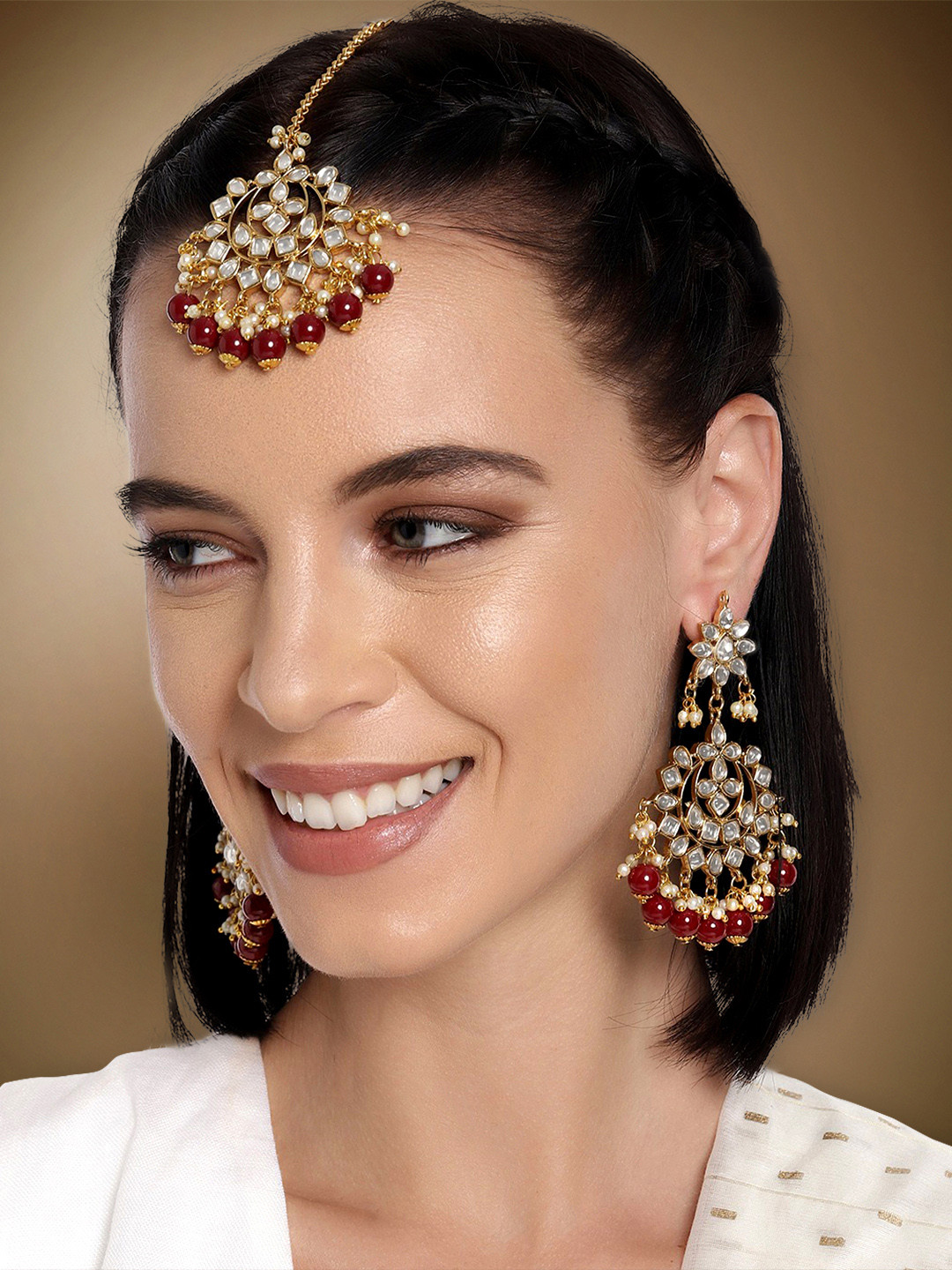 Peora Women Red Gold-Plated Pearl & Kundan Studded Jewellery Set