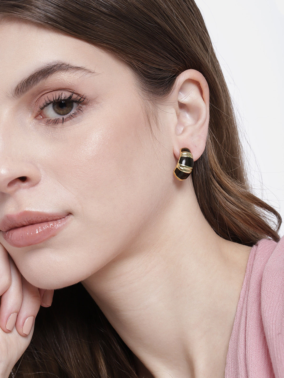 Estele Gold-Plated & Black Contemporary Studs