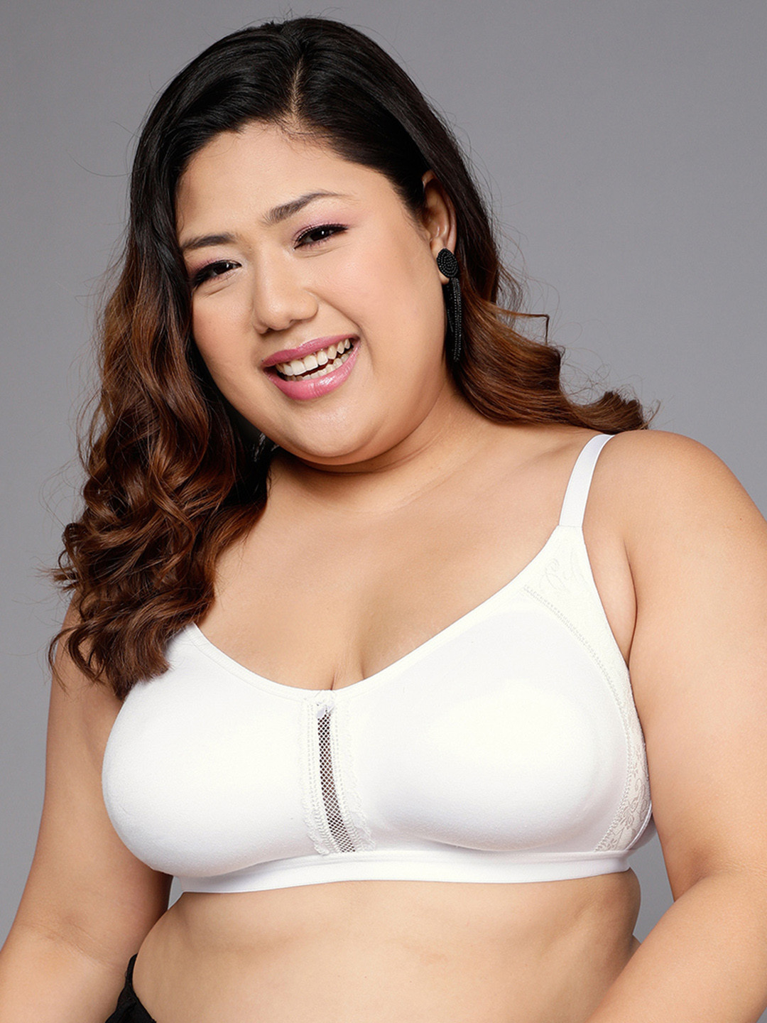 Clovia White Solid Non-Wired Non Padded T-shirt Bra BR2078P1832E