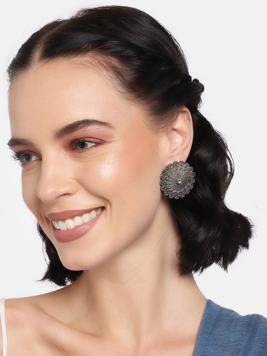 LAIDA Silver-Toned Circular Studs