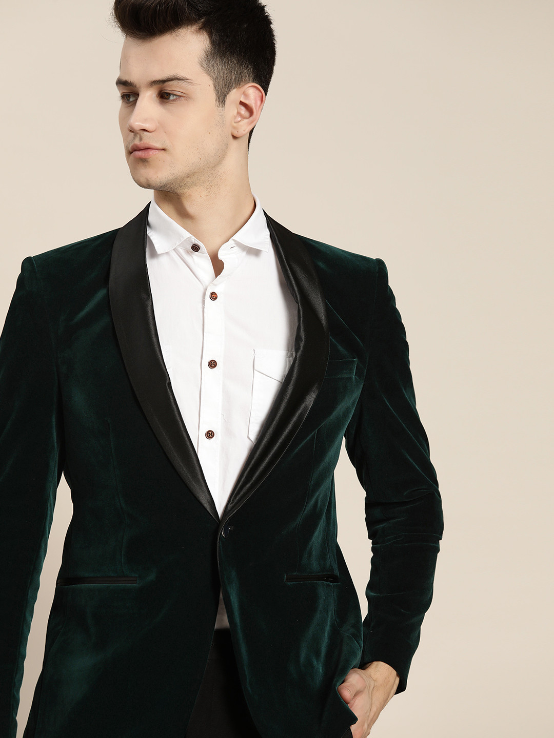 INVICTUS Men Green Solid Slim Fit Velvet Finish Single-Breasted Tuxedo