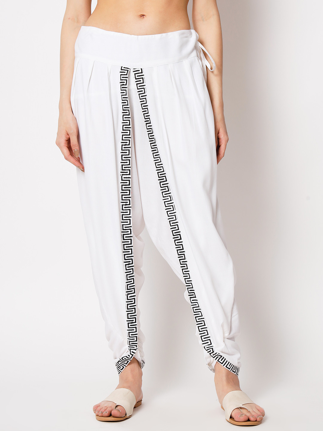 9rasa Women Off White Dhoti Pants With Hand Block Print