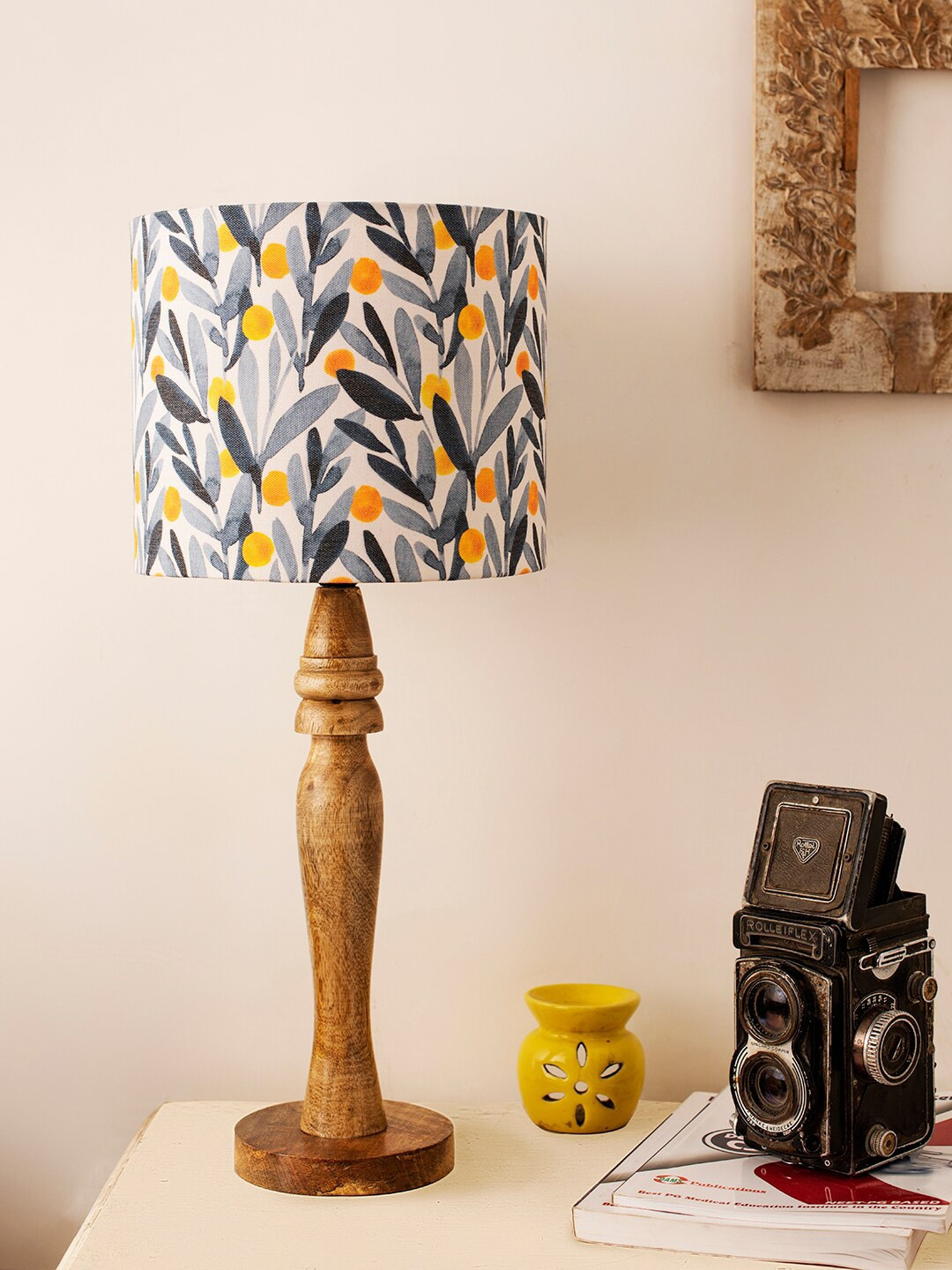 green girgit Off-White & Blue Leaf Printed Contemporary Table Lamp