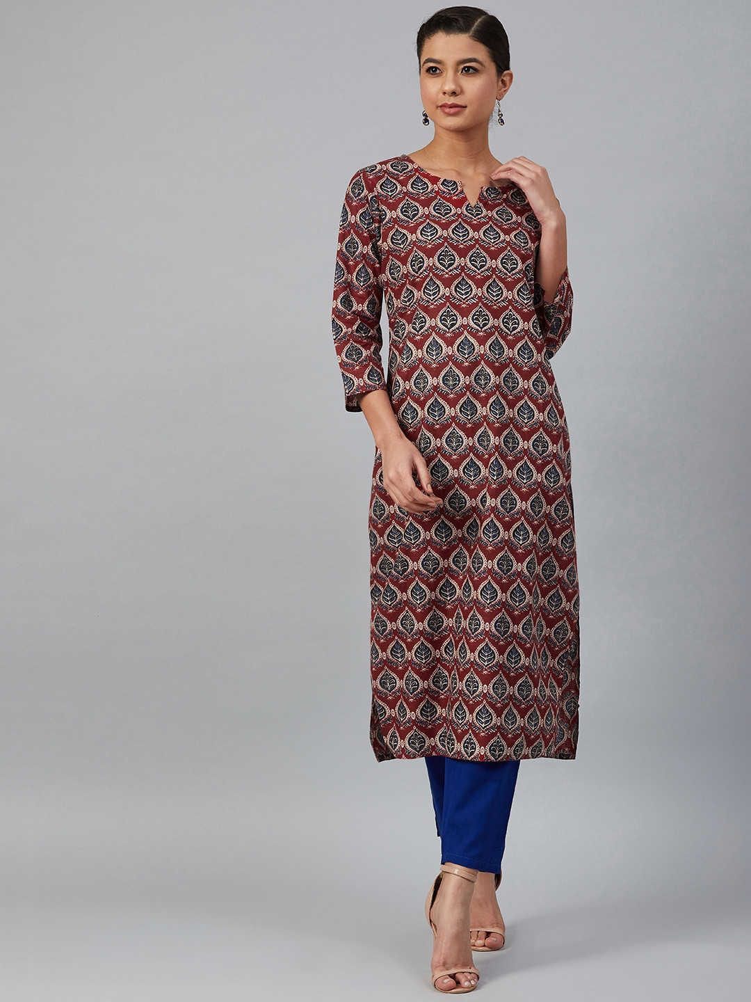 Meeranshi Women Maroon & Navy Blue Printed Straight Kurta