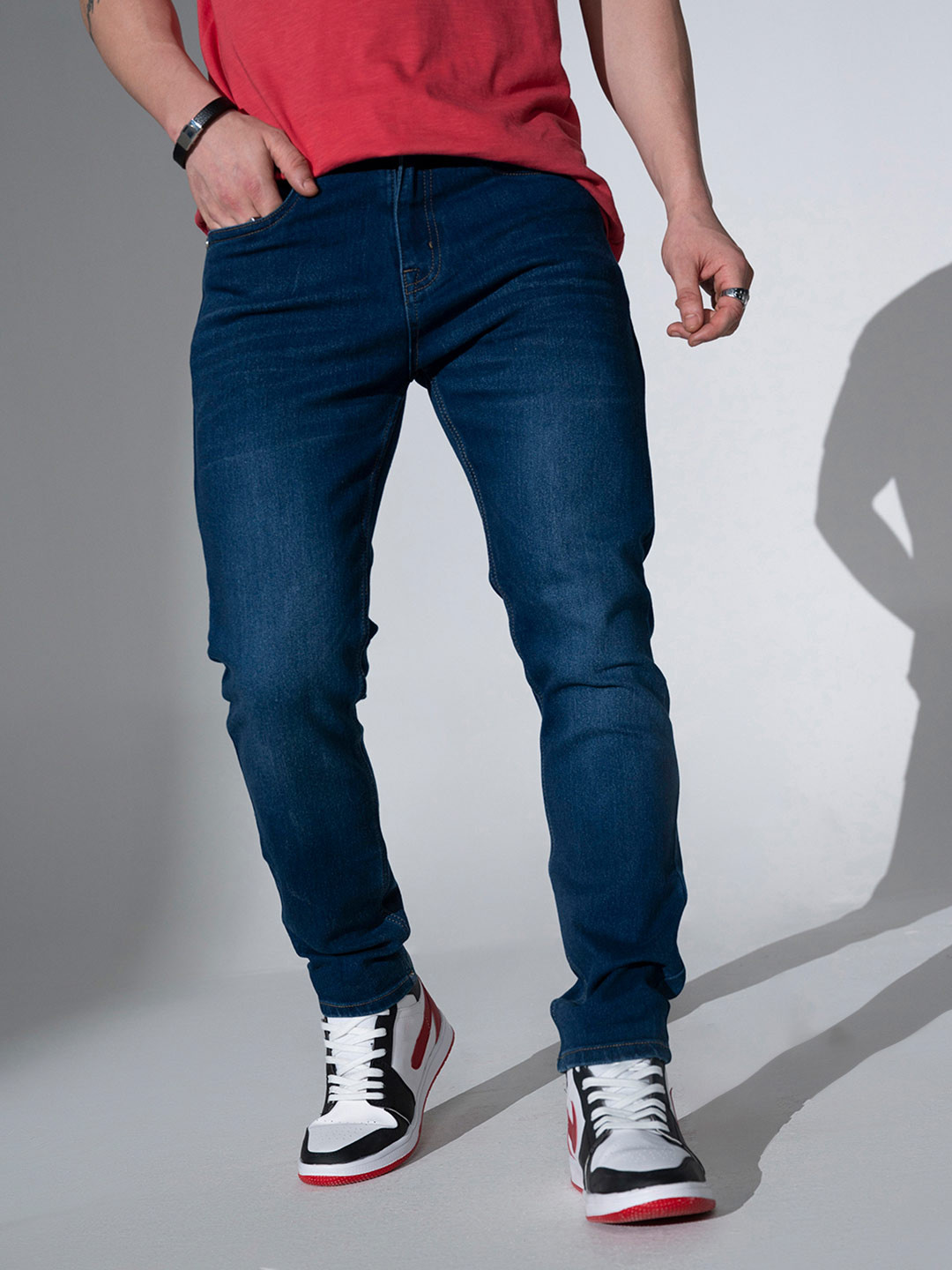 Hubberholme Men Navy Blue Slim Fit Mid-Rise Clean Look Stretchable Jeans