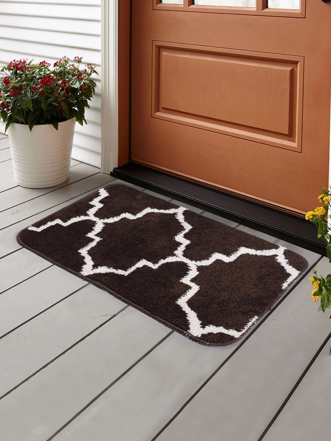Saral Home Brown & Off-White Ogee Microfibre Anti-Skid Bath Rug