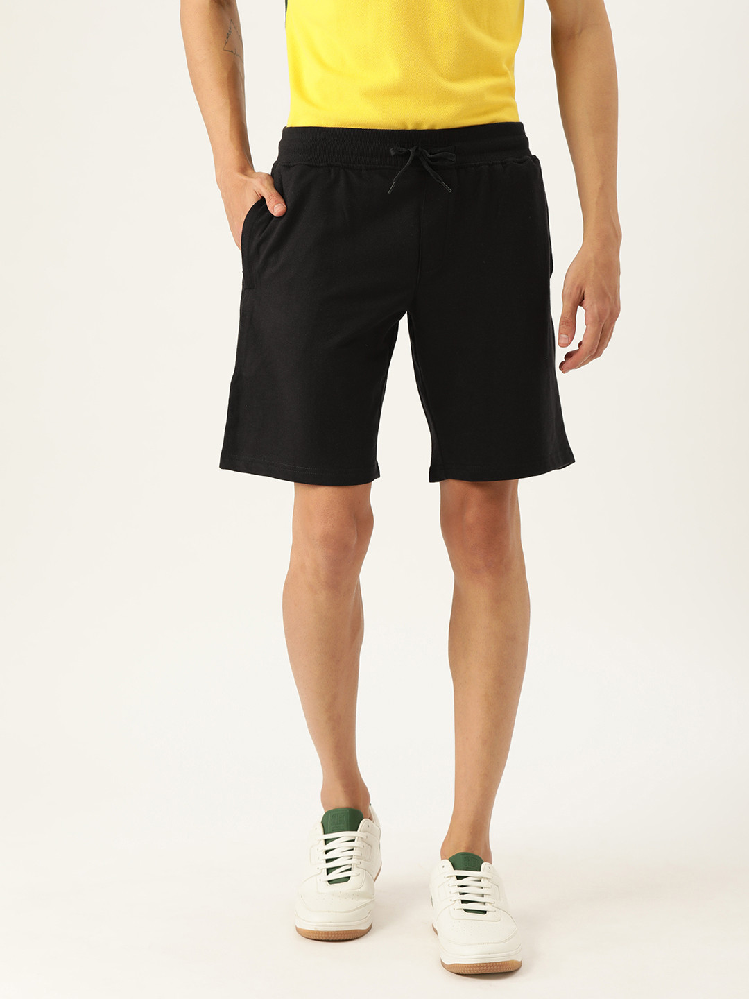 VEIRDO Men Black Solid Regular Fit Regular Shorts