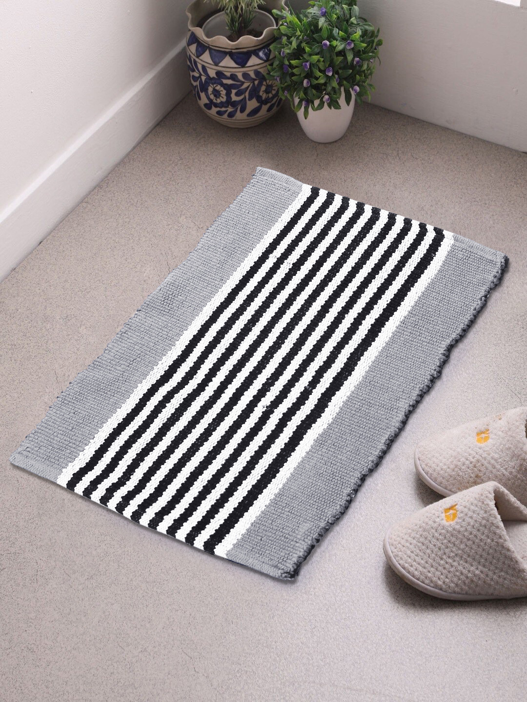 Saral Home Grey & Black Striped Multi-Purpose Dhurrie