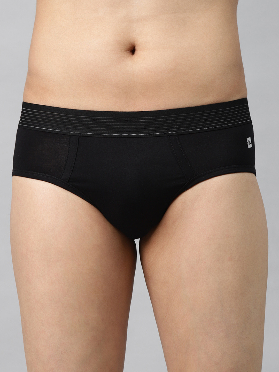 UnderJeans by Spykar Men Black Solid Briefs 8907966420458