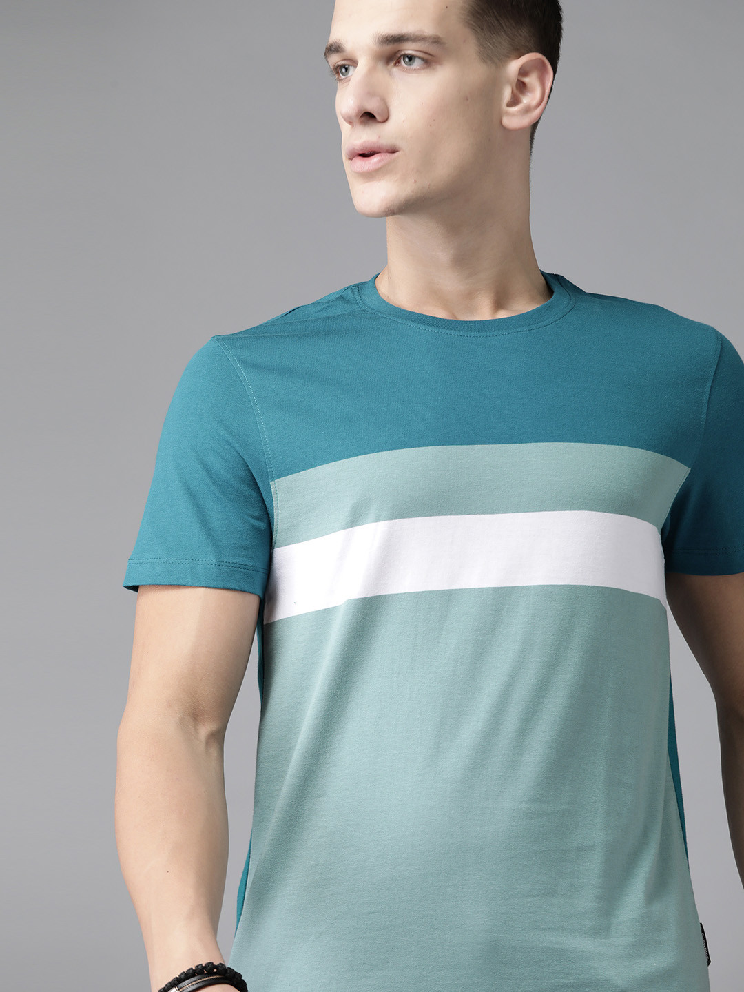 Roadster Men Blue  White Pure Cotton Colourblocked Round Neck Pure Cotton T-shirt