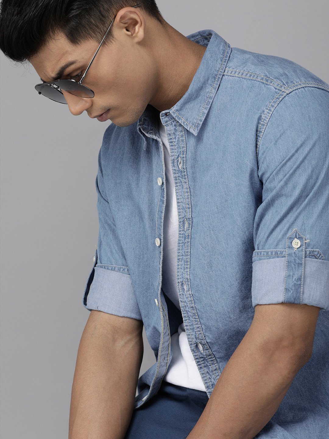 Roadster Men Blue Regular Fit Solid Casual Chambray Shirt