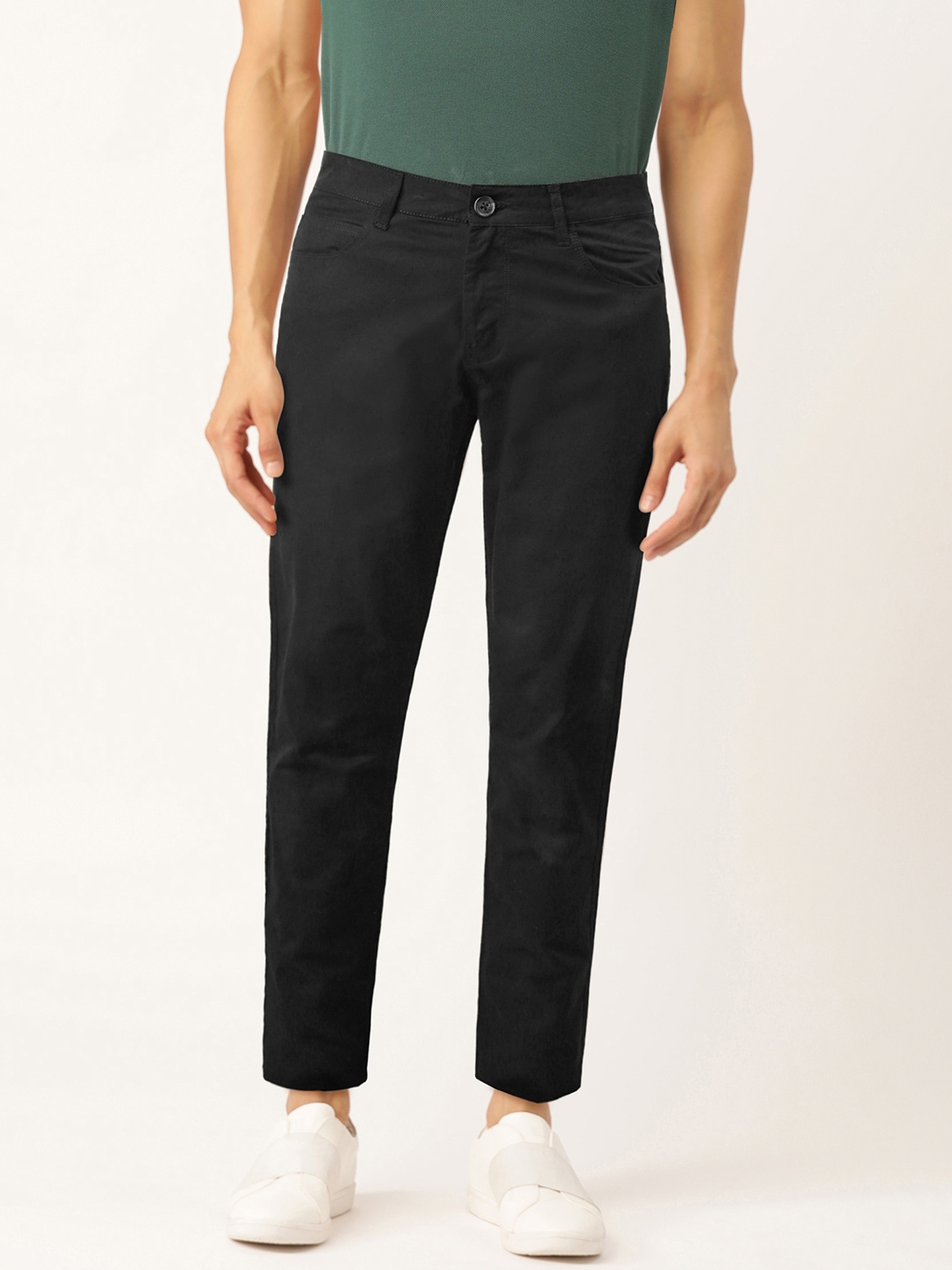 United Colors of Benetton Men Black Slim Fit Solid Chinos