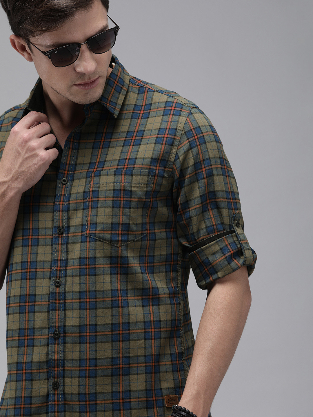 Roadster Men Navy Blue & Olive Green Regular Fit Checked Casual Sustainable Shirt