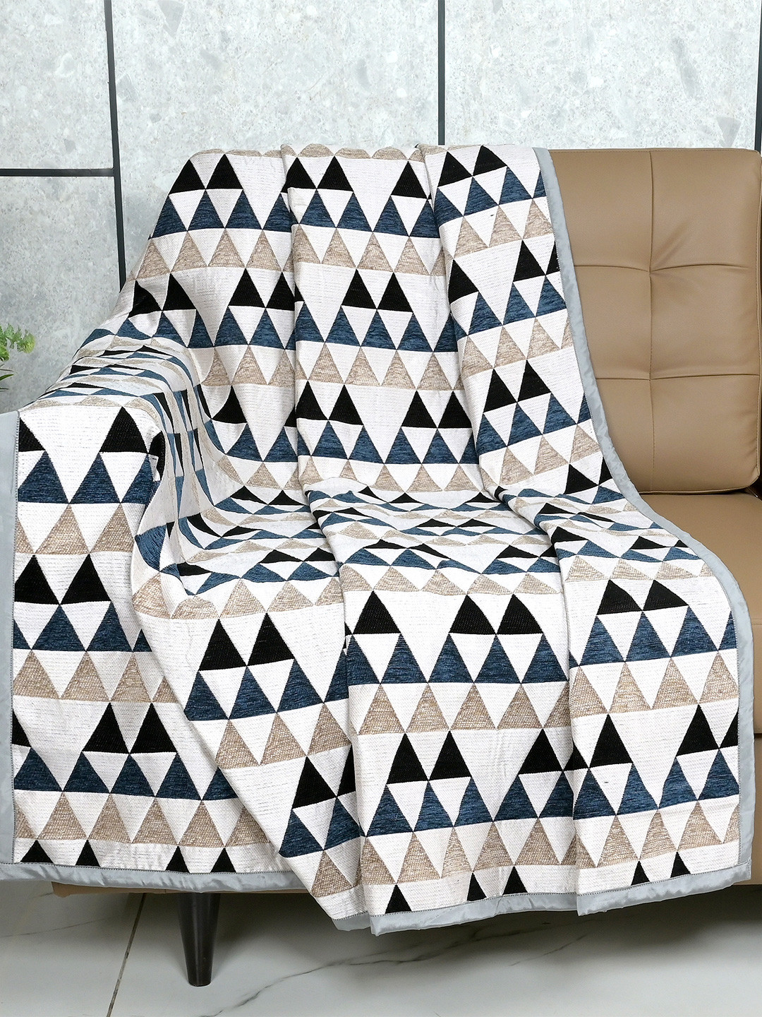 Saral Home Grey Geometric Print Single Seater Sofa Throw