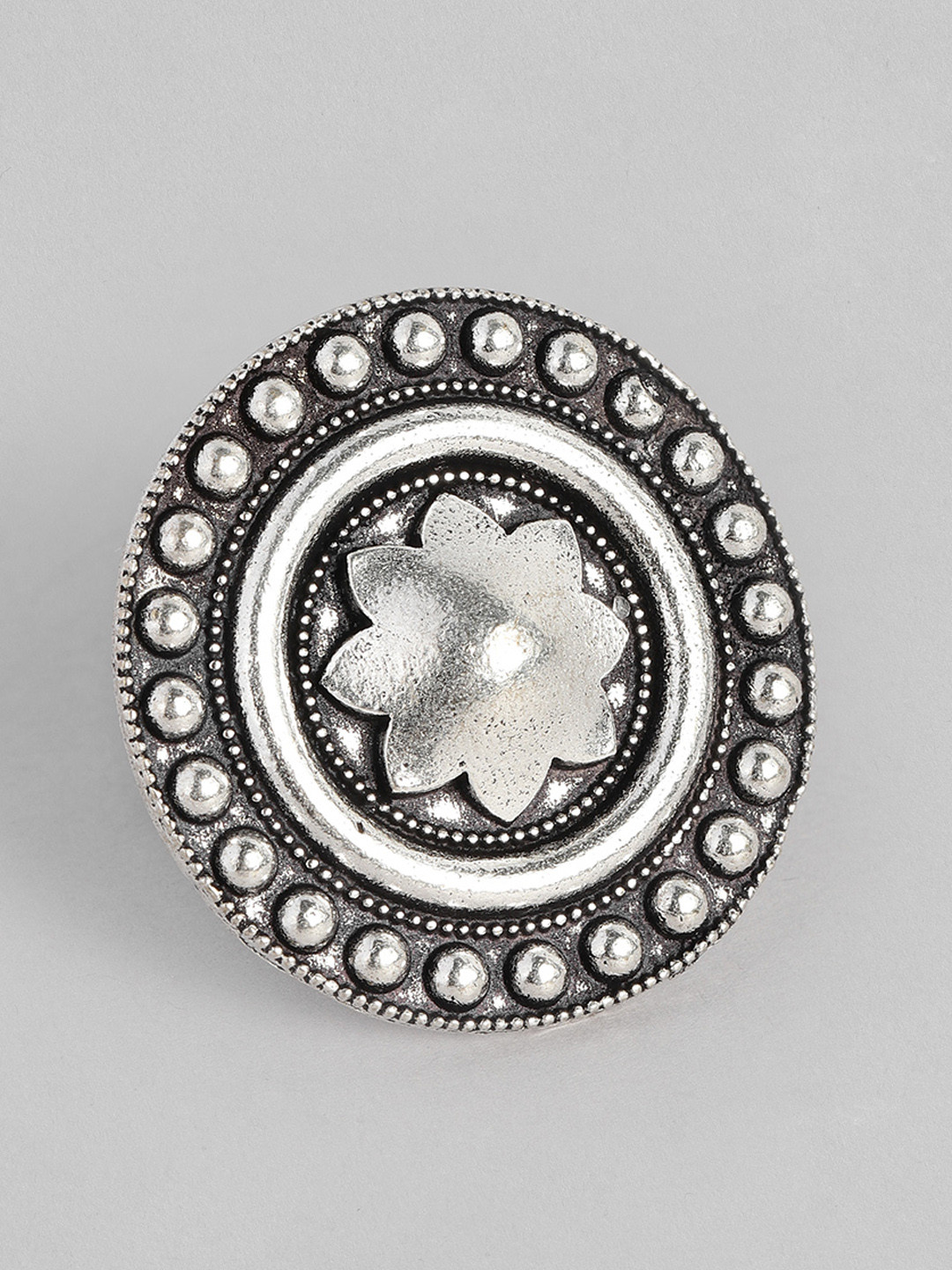 justpeachy Women Oxidised Silver-Toned Circular Shaped Finger Ring