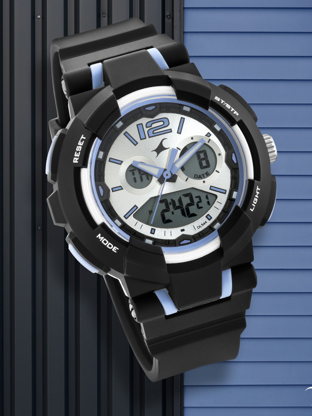 Fastrack Women Silver-Toned Analogue Watch 68016PP01