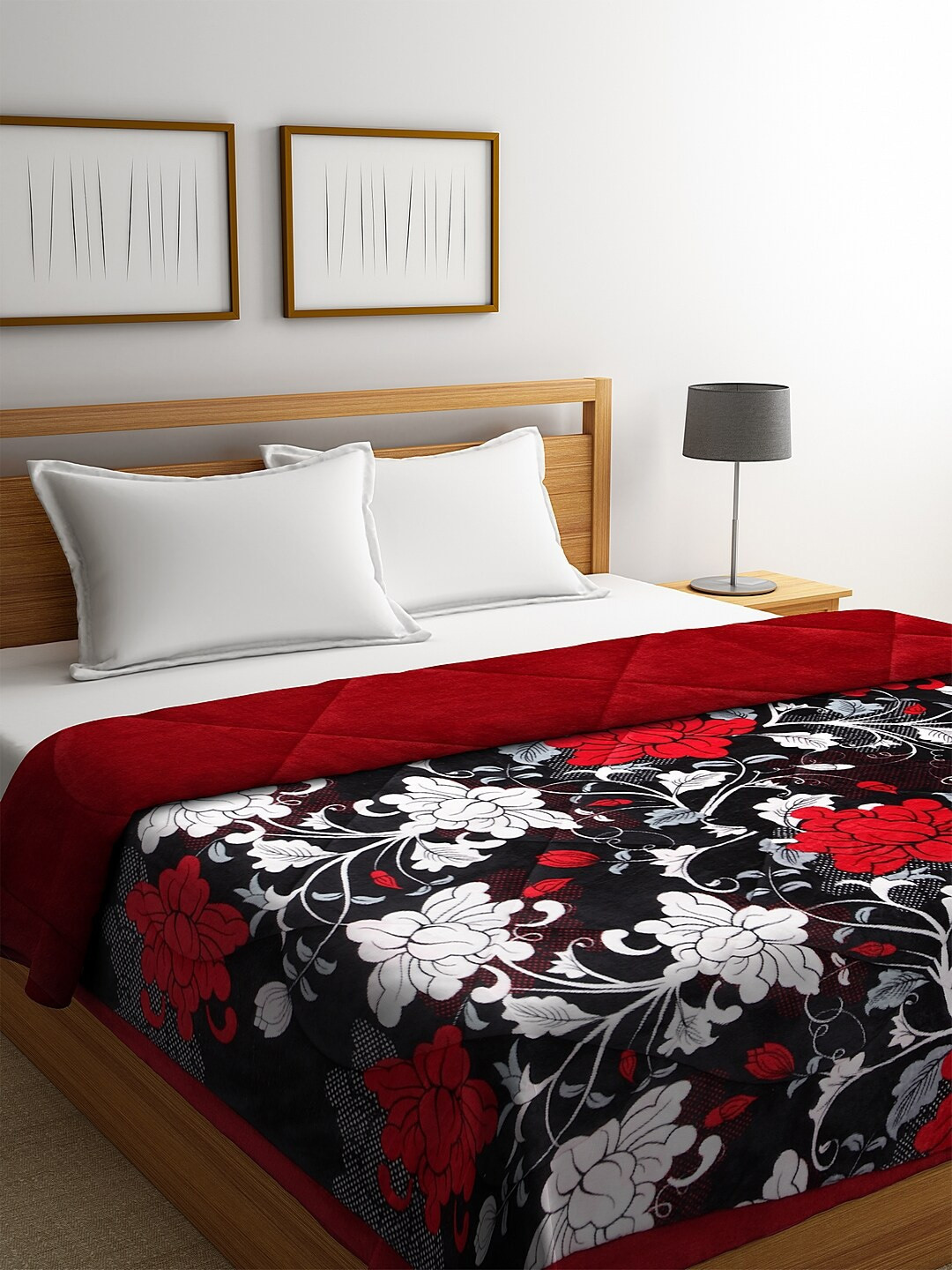 KLOTTHE Black & Red Floral Printed 800 GSM Double Bed Quilt