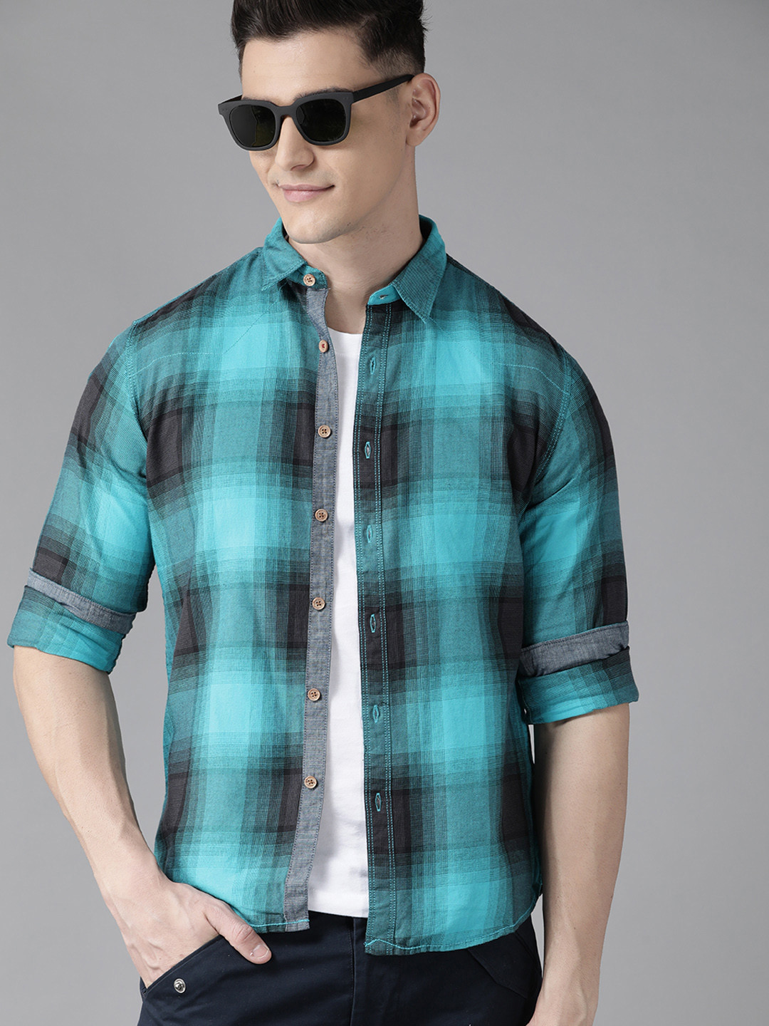BEAT LONDON by PEPE JEANS Men Blue & Black Pure Cotton Slim Fit Checked Casual Shirt