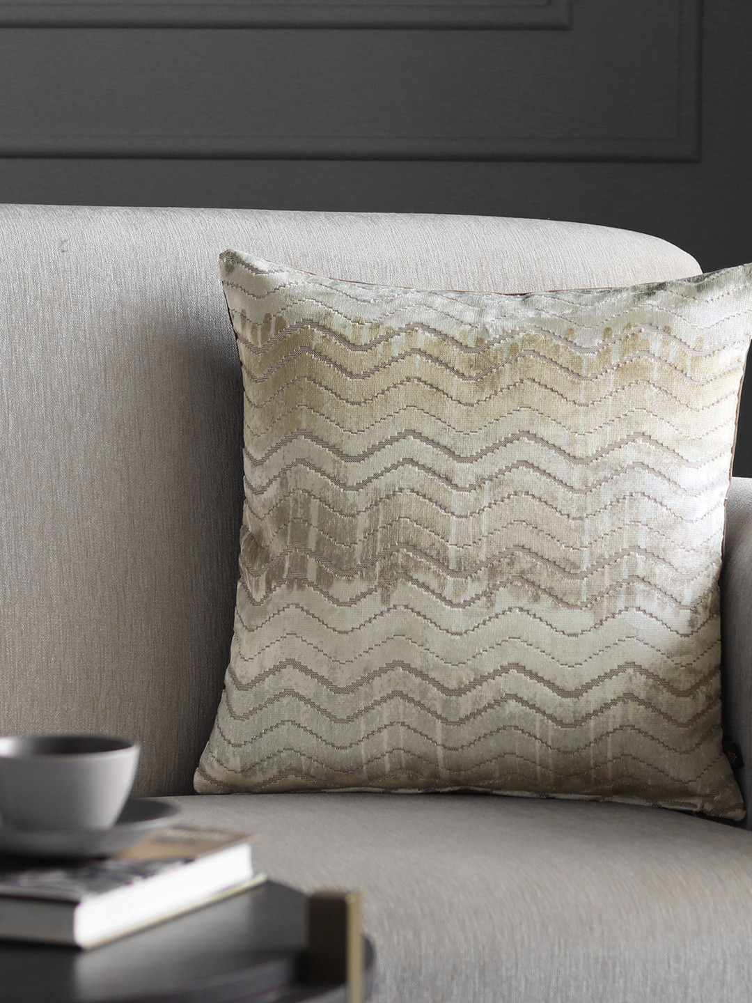 GM Cream-Coloured Single Abstract Velvet Square Cushion Covers