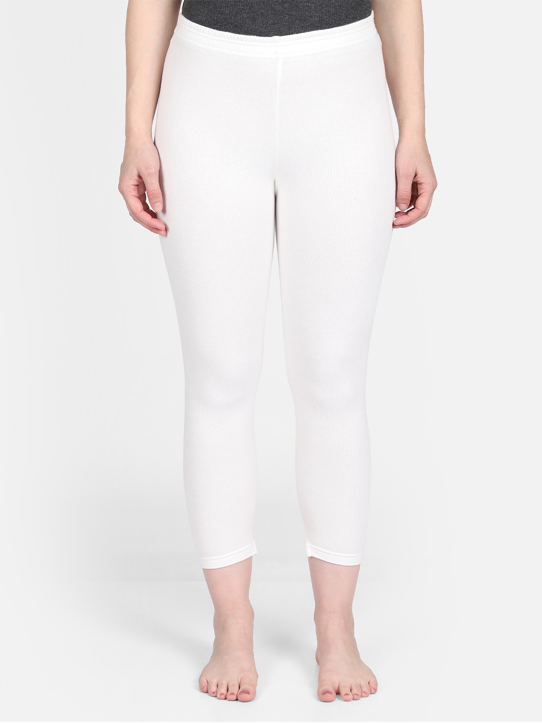 DYCA Women Off-White Solid Three-Fourth Thermal Bottoms