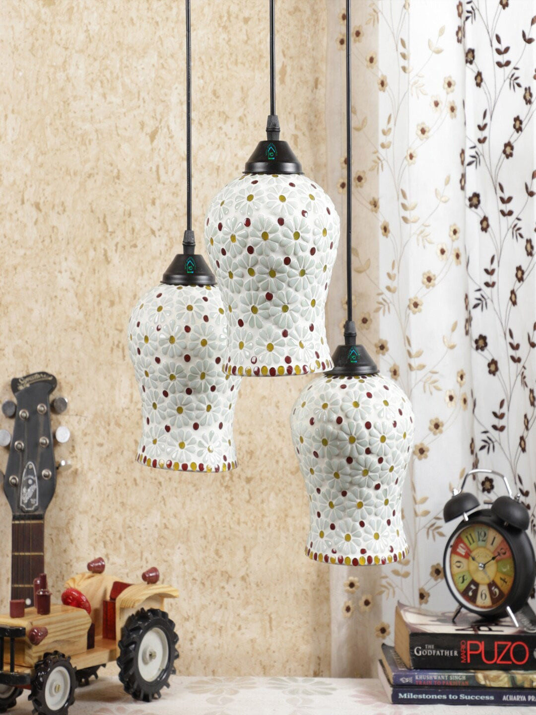 MFD HOME FURNISHING White Textured Cluster Light