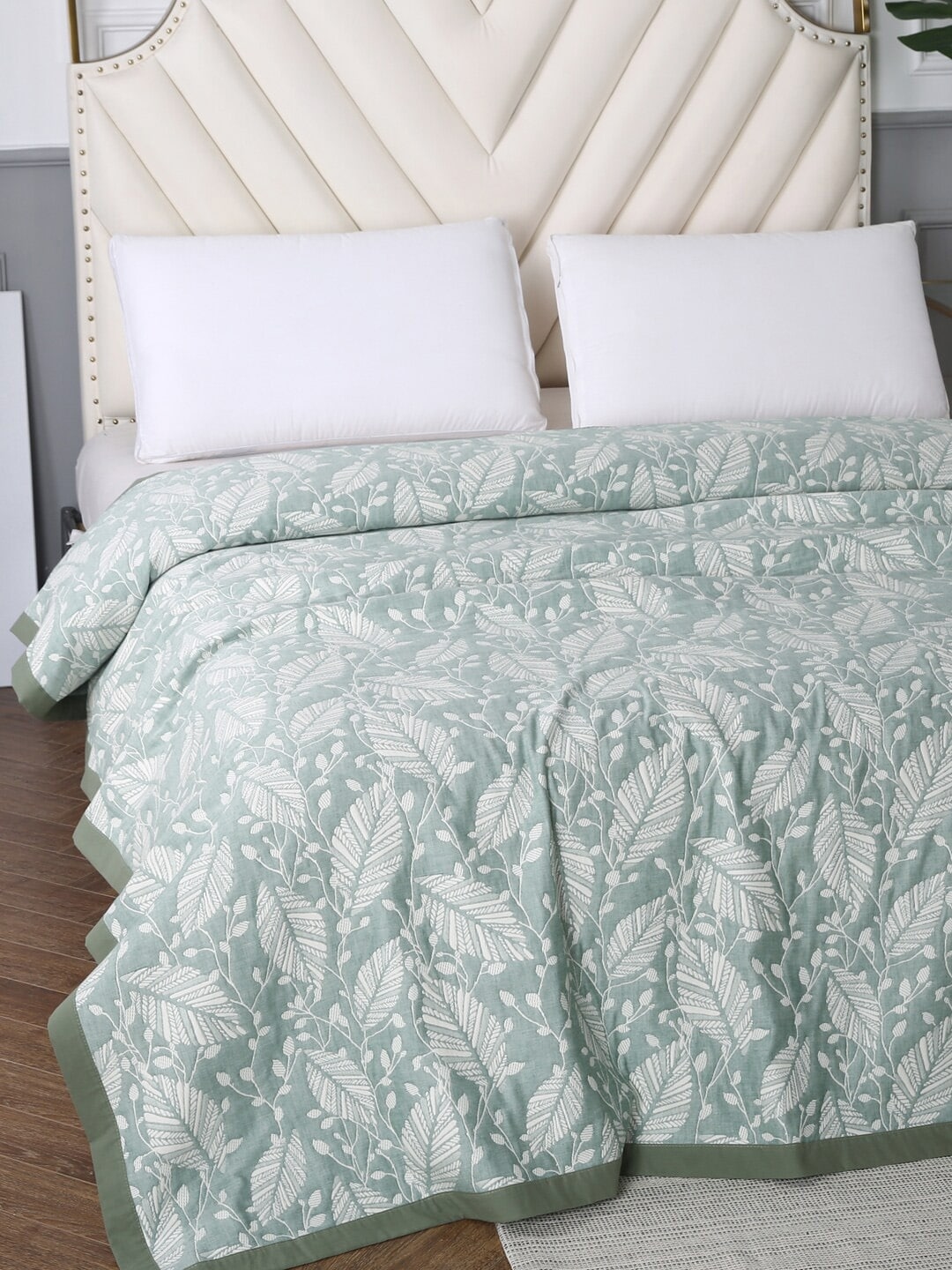 URBAN DREAM Green & White Floral Double Queen Bed Cover