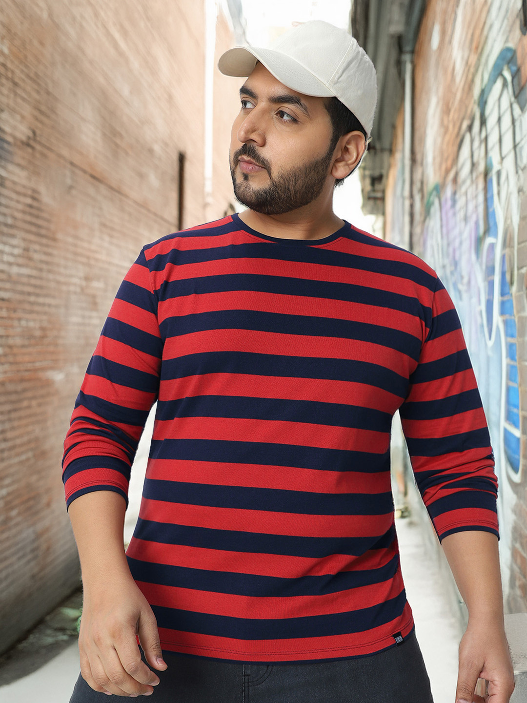 Urbano Plus Men Red Striped Round Neck T-shirt