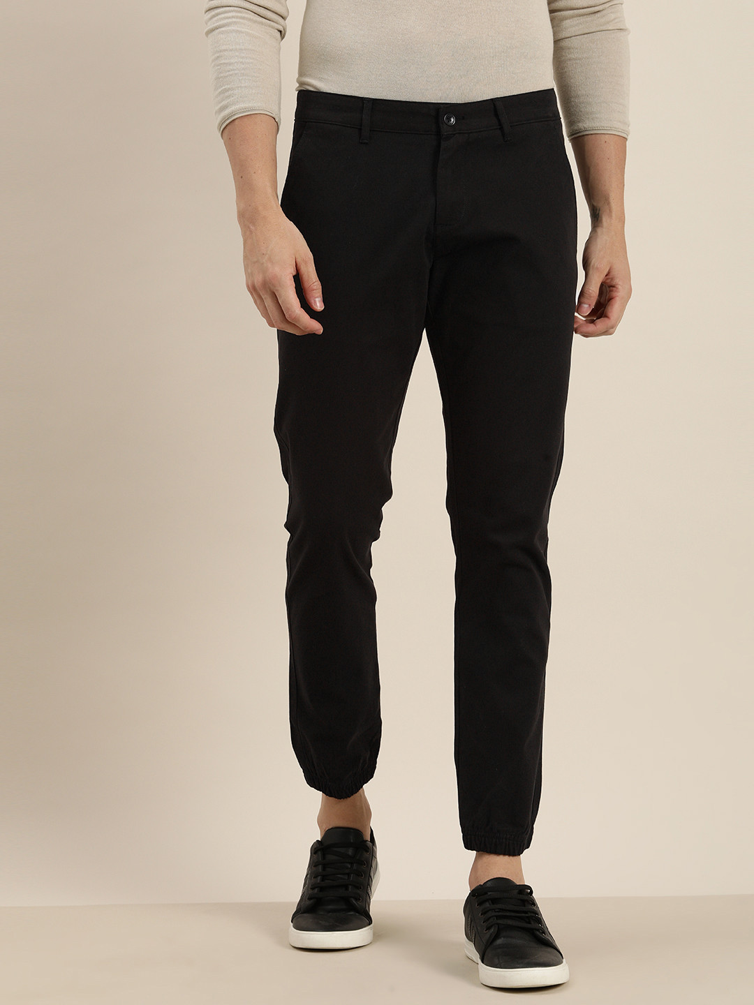 INVICTUS Men Black Slim Fit Solid Joggers