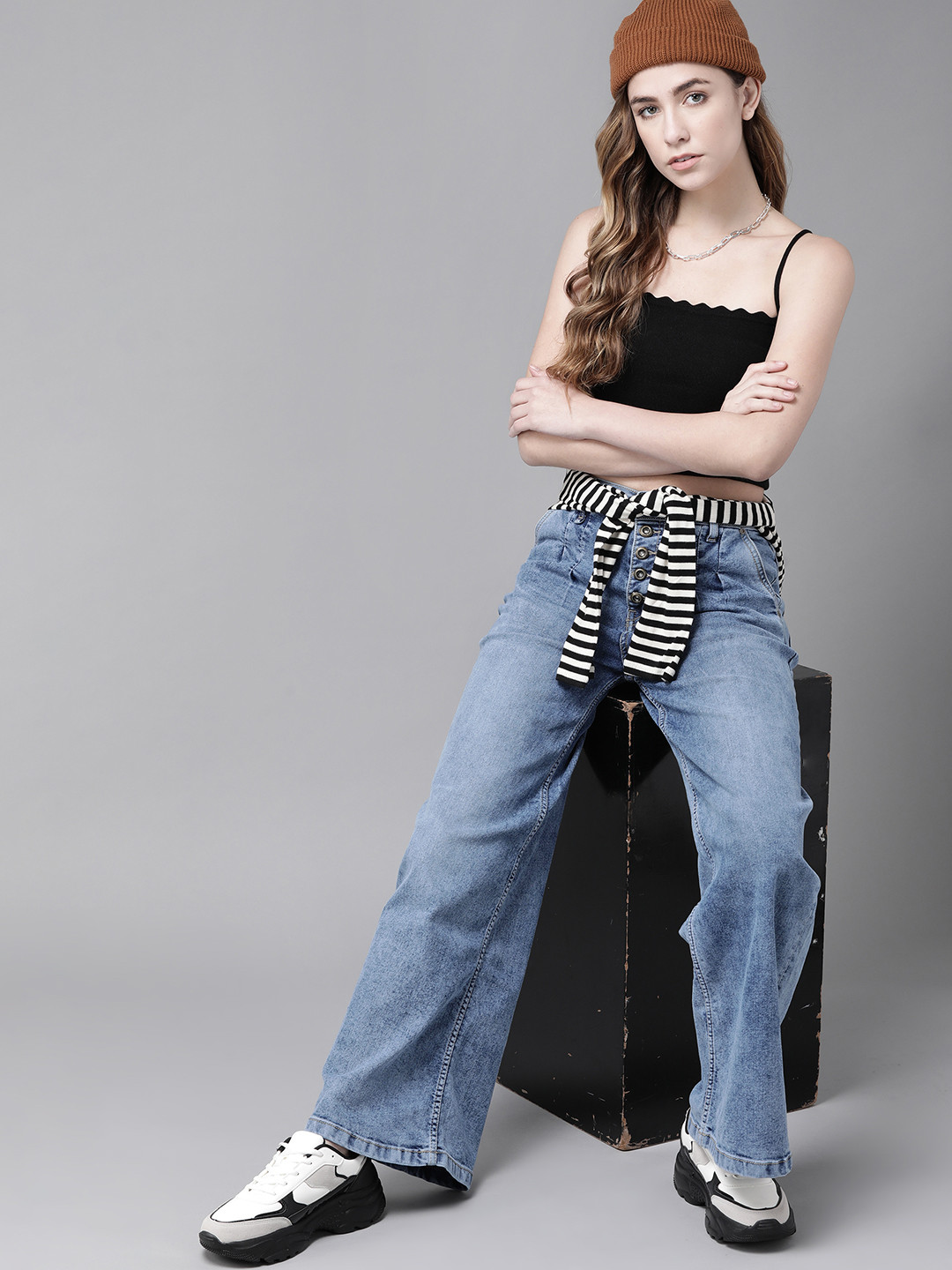 The Roadster Lifestyle Co Women Blue Wide Leg High-Rise Light Fade Stretchable Jeans