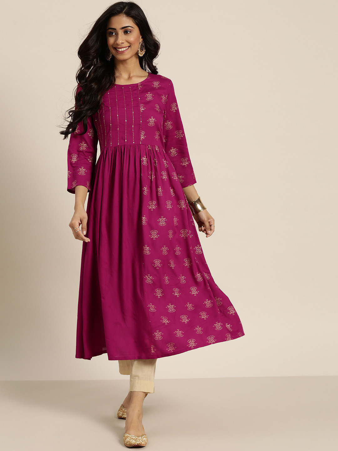 Sangria Women Magenta & Gold-Toned Ethnic Motifs Printed Sequins Kurta