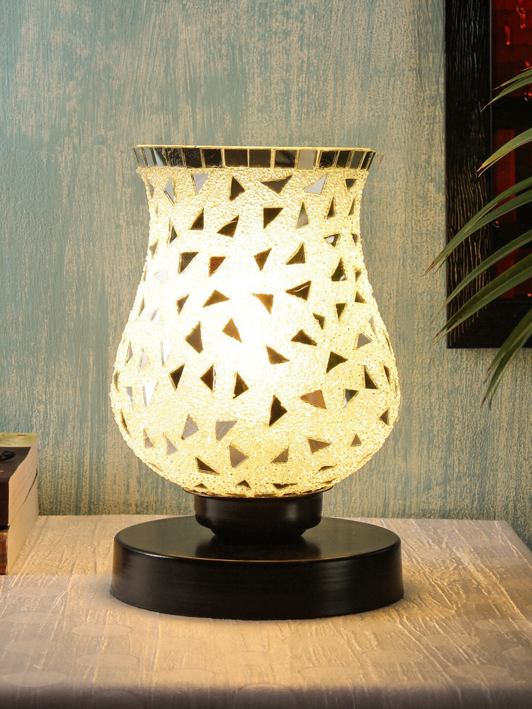 Devansh White & Silver-Toned Mosaic Table Lamp