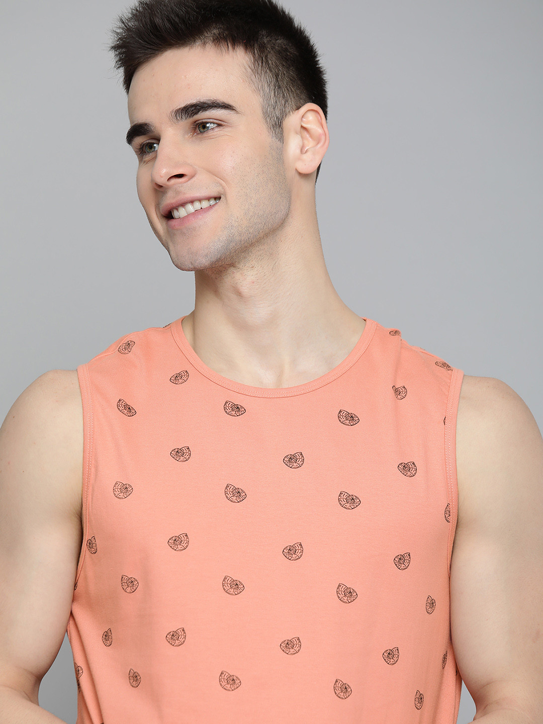 Mast & Harbour Men Peach-Coloured & Black Snail Print Cotton Round Neck T-shirt