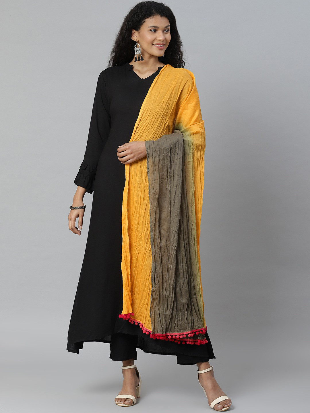 Rangriti Yellow & Green Dyed Pure Cotton Dupatta