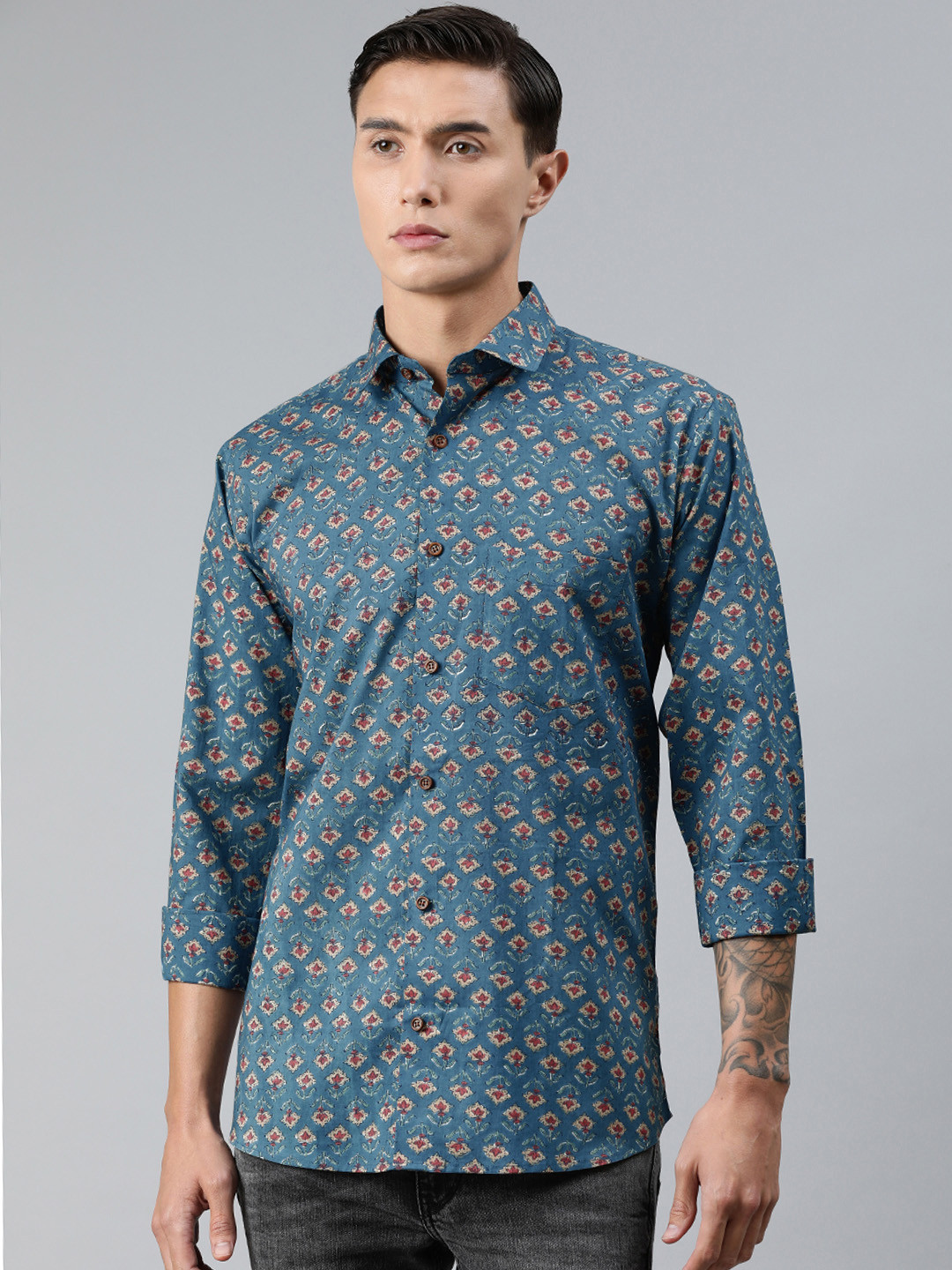 MILLENNIAL MEN Men Blue & Red Regular Fit Printed Casual Shirt