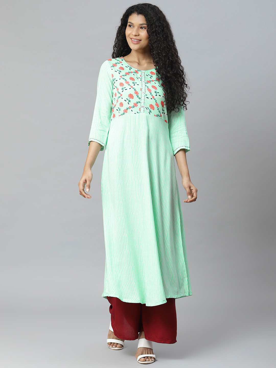 Rangriti Women Sea Green & White Striped A-Line Kurta