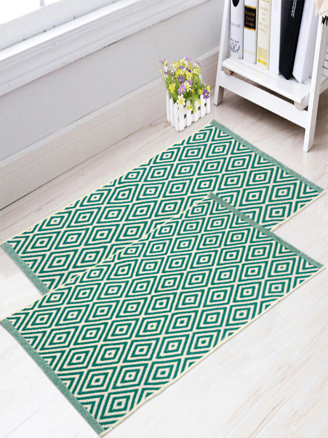 Saral Home Set of 2 Green & Beige Geometric Patterned Multi-Use Cotton Dhurrie